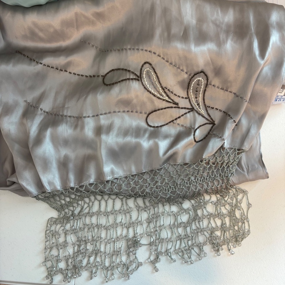 Sue Wong Nocturne 100% Silk Beaded Scarf Shawl Silver Gray Fringe Evening Wrap - Picture 2 of 3